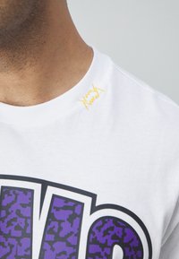 Puma CROWD CRAZE TEE - T-Shirt print - white