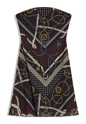 Trägerloses schwarzes Kleid mit roten Punkten, weißen Gürteln, goldenen Ketten, nautischen Seilen und Schiffsradmustern.