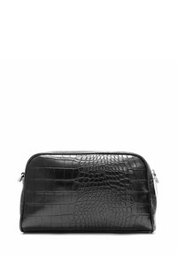 Czarna kosmetyczka ze skóry z wzorem węża, prostokątna z zaokrąglonymi krawędziami, z metalowym suwakiem w kolorze srebrnym i błyszczącym wykończeniem.
