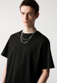 PULL&BEAR JOIN LIFE - Navadna majica - black