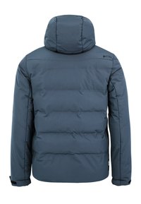 Dunkelblaues Steppjacke mit Kapuze, horizontale Steppung, glatte Textur und Klettverschluss-Ärmelabschlüsse. Logo-Detail auf der Schulter hinten.