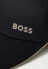 BOSS BOLD - Naģene - black