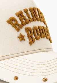Levi's® PRIDE TRUCKER UNISEX - Kapa - regular white