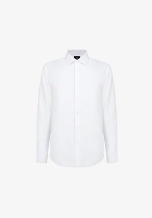 Biała koszula z długim rękawem, z wyraźnym kołnierzykiem, zapinana na guziki z przodu, o gładkiej fakturze. Brak widocznych wzorów lub akcentów.