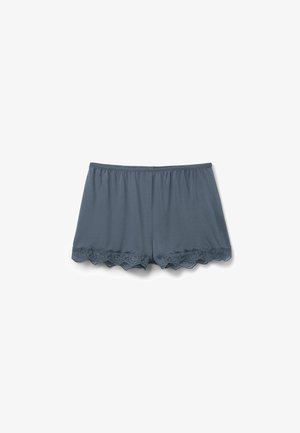 Blauwgrijze dames korte broek van zachte stof met elastische tailleband en kanten afwerking langs de onderranden, getoond tegen een witte achtergrond.