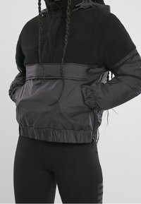 Urban Classics Vinterjacka - black