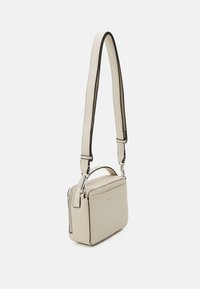 Calvin Klein Jeans MINIMAL MONOGRAM CAMERA BAG - Borsa a mano - stone