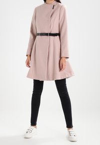 Dorothy Perkins Klassisk kappa / rock - light pink