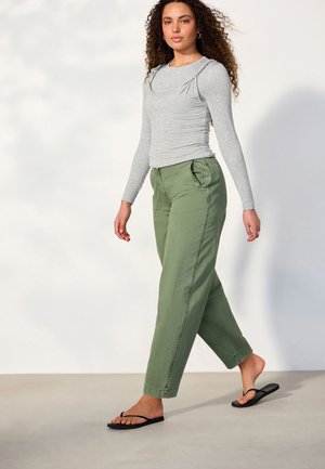 Next, CHINO BARREL LEG - Stoffhose - khaki green