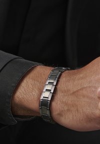 LUCLEON Armbånd - black