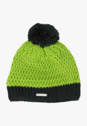 Strikket hue i lys grøn med en mørkegrøn bærestykke og pom-pom på toppen. Har et sølvfarvet logo akcent på bærestykket.