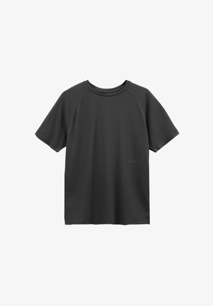 T-shirt performance noir à manches courtes avec un tissu texturé et un col rond côtelé. Présente un logo HALO discret sur le devant.