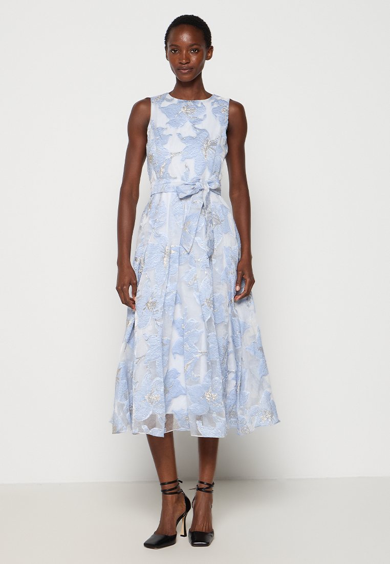 Apart Glamour Cocktailjurk lichtblauw Apart Glamour Cocktailjurk lichtblauw