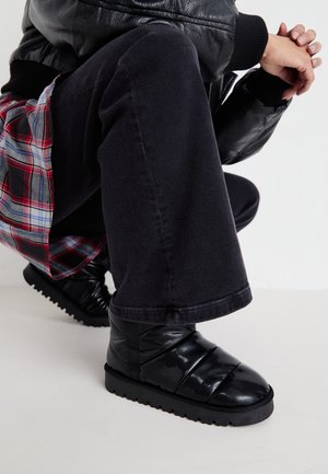 ONLSNOW PUFFER BOOT - Ankle boots - black