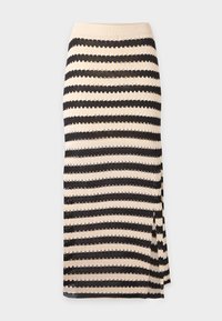 Stickad pennkjol med horisontella svarta och beige ränder, med en vågig struktur och en sidospalt för extra detalj.