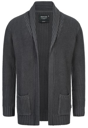 Cárdigan de punto gris con cuello chal, bolsillos delanteros y puños acanalados. Tejido texturizado con un patrón sólido. Diseño de frente abierto.