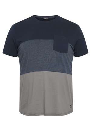 T-shirt met korte mouwen met een kleurblokontwerp in donker marineblauw, middelmarineblauw en lichtgrijs. Inclusief een borstzak en rechte zoom.