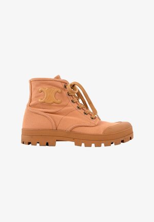 CELINE, PATAPANS CLOTH LACE UP BOOTS CAMEL - Bottines à plateau - camel