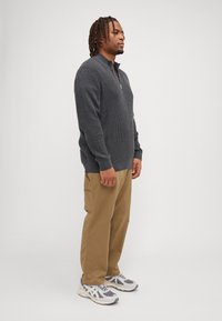 Jack & Jones JPRBLALIAM HALF ZIP  - Strickpullover - dark grey melange