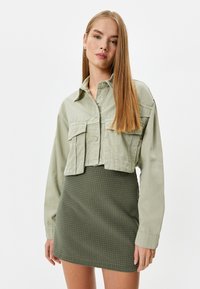 Koton STONE MINI STANDARD WAIST SLIM FIT CUT - Jeansrok - khaki