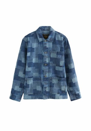 Jeansjacke in verschiedenen Blautönen, mit einem Patchwork-Design, strukturierten Details und zwei Fronttaschen. Mit Knopfverschluss vorne.