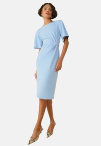 PETITE FIT - FLUTTER SLEEVE KNOT WAIST DETAIL - Etuikjole - blue