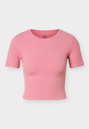 Pinkes, kurzärmeliges, figurbetontes Croptop mit rundem Halsausschnitt und Nike-Logo, das innen am Kragen auf weißem Hintergrund gedruckt ist.