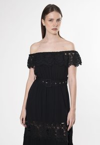 INFLUENCER BELTED - Vestido informal - black