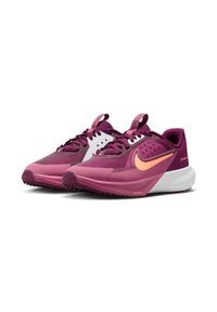 Scarpe da corsa viola con tomaia in rete, dettagli rosa e suola nera. Presentano un distintivo logo Nike e un motivo a diamante sui lati.