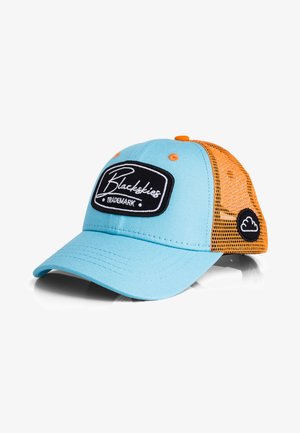Niebieska i pomarańczowa czapka baseballowa z siateczkowym tyłem, czarną naszywką z logo "Blackskies" oraz pomarańczowymi akcentami na zapięciu snapback i oczkach.