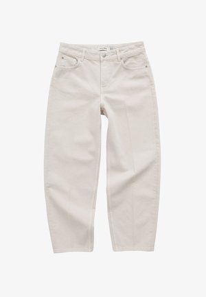 Beige denim broek met een rechte snit, vijf zakken, metalen knoop en klinknagels, en een subtiele structuur.