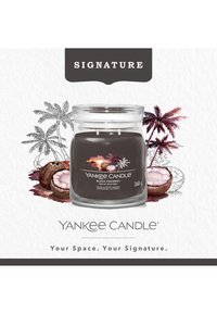 Yankee Candle SIGNATURE MEDIUM JAR BLACK COCONUT - Doftljus - black