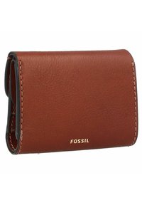 Portefeuille en cuir marron avec une finition texturée ; présente un logo doré et des coutures contrastantes. Design compact et plié pour un rangement facile.