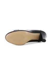 Scarpa con tacco alto in pelle verniciata nera, con punta arrotondata, dotata di una suola in gomma beige texturizzata e un'altezza del tacco moderata.
