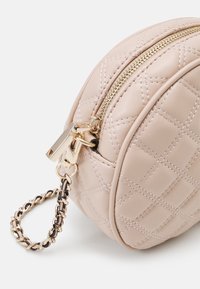 Guess GULLY CIRCLE BAG - Umhängetasche - light beige