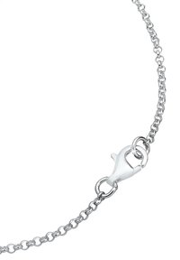 Silberne Kettenhalskette mit ineinandergreifenden Gliedern, ausgestattet mit einem stabilen Karabinerhaken für einen sicheren Verschluss. Glatte Oberfläche, polierte Ausführung.