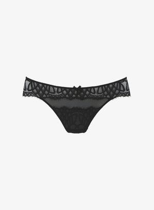 Čierne čipkované tangá s zložitými geometrickými vzormi, priesvitnými panelmi a malou stredovou mašľou na prednej strane.