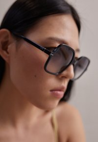 IM - Lunettes de soleil - black