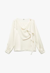 Creme satinbluse med draperet front, subtil samling ved skuldrene, lange ærmer med knapmanchetter og dekorativ sideknapdetalje.