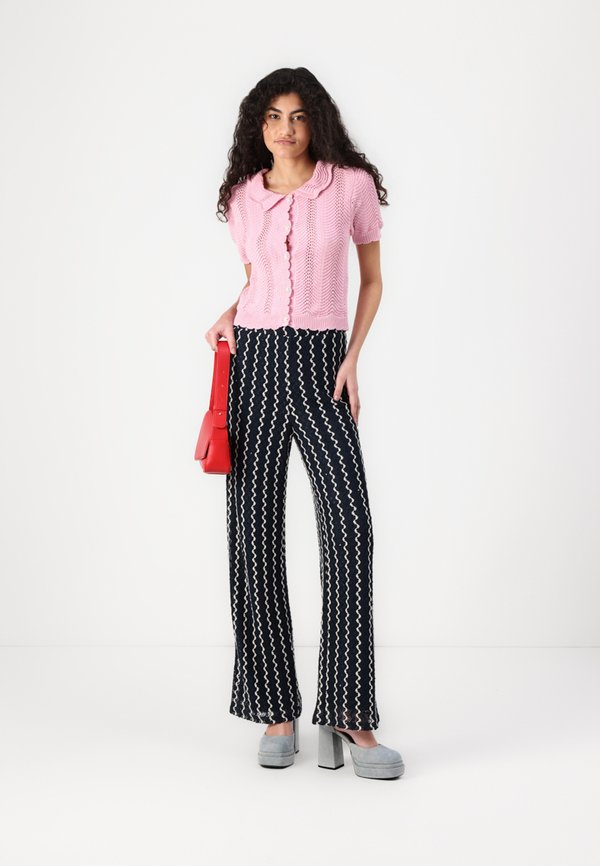 VIELLEN WIDE FIT PANTS - Trousers4