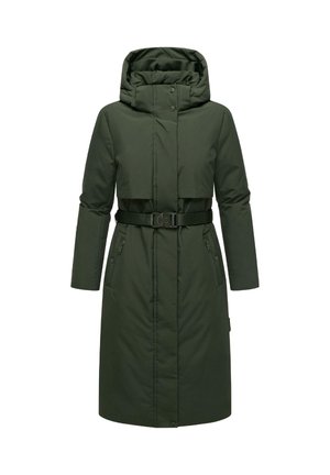 Manteau vert, longueur genoux, avec capuche, taille ceinturée, poches latérales zippées et design rembourré pour la chaleur ; texture lisse et couleur unie.