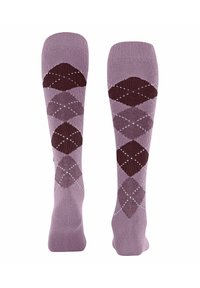 Calzini viola al ginocchio con un motivo a rombi argyle marrone scuro, caratterizzati da linee di accento bianche e una texture a costine nella parte superiore.