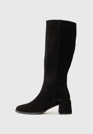 Magassarkú csizmák - basket black
