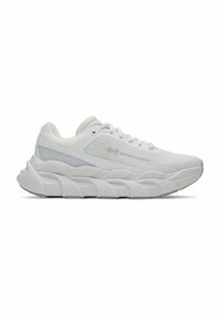 Chaussures de sport avec une tige en maille blanche texturée, des accents ton sur ton et une semelle épaisse et ondulée. Construction légère et respirante.