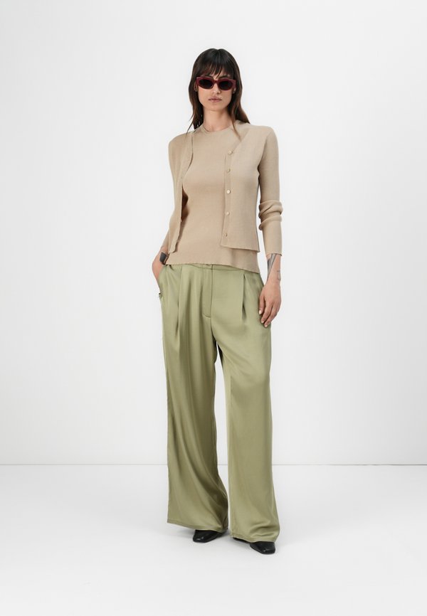 BRIGGS - Cardigan - humus4