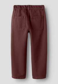 Pantaloni di cotone color mogano con vita elastica, dotati di due tasche posteriori e gambe diritte, texture liscia e senza hardware visibile.
