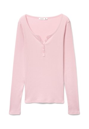 Jasnoróżowa prążkowana koszulka henley z długim rękawem, dekoltem typu scoop i czterema guzikami na piersi, rozmiar mały.