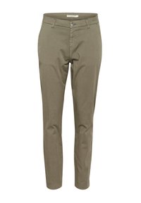 Pantaloni verde oliva realizzati in tessuto misto cotone, slim fit, con chiusura a bottone e tasche anteriori. Texture liscia e gambe affusolate.