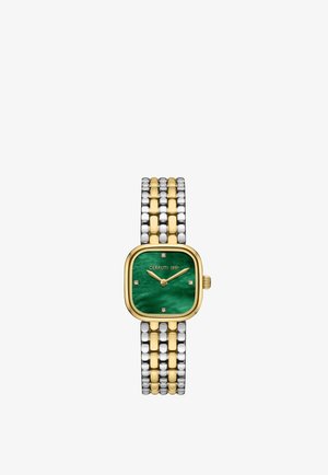Vierkant horloge in goudkleur met groene wijzerplaat, gouden wijzers, vier diamanten markers en een tweekleurige zilver- en gouden schakelarmband.