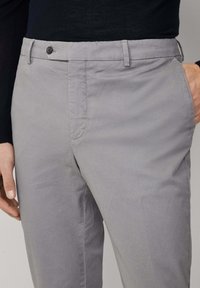 Hackett London Chino hlače - metal grey